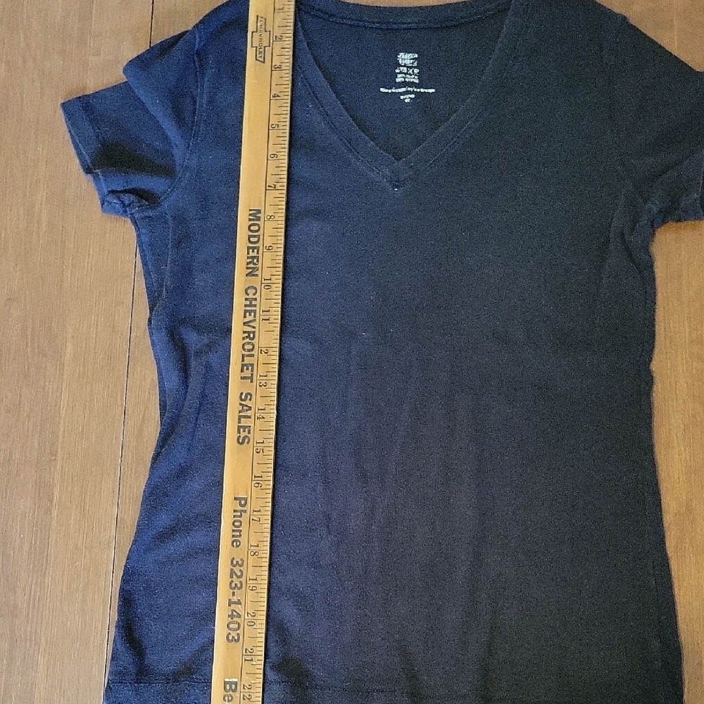 Basic Black V-Neck Tee, Faded Glory,  Size Small
